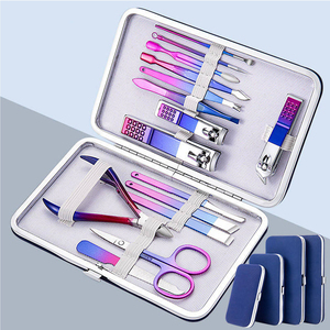 Kit de Pedicura Profesional de Acero Inoxidable 5 en 1 con Recubrimiento Negro, Ligero, Reutilizable, con Cuchillas Duraderas Personalizadas - Product Image 6
