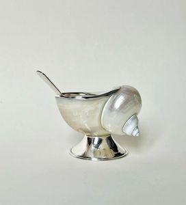 Bol de luxe en nacre avec support en argent et ensemble de cuillères – Plat à caviar nautique haut de gamme – Vaisselle de table côtière - Product Image 1