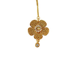 Elegante Maang Tikka con Flores de Pedrería y Cristal en el Centro para Accesorio de Pelo de Boda - Product Image 2