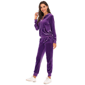 Ensemble de survêtement en velours pour femme, 2 pièces, avec logo personnalisé, pantalon de jogging en velours avec décorations à pompons et paillettes - Product Image 4