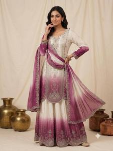 Ensemble Lehenga pour femme en Georgette brodée, Ombré blanc et or, Longueur ras du sol, Coupe classique, Tenue de mariage traditionnelle Inde Pakistan - Product Image 4