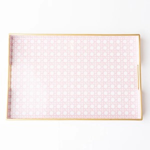 ถาดเสิร์ฟเซรามิคทรงสี่เหลี่ยม ลายตารางสีชมพู ขอบสีทอง ดีไซน์ทันสมัย - Product Image 5