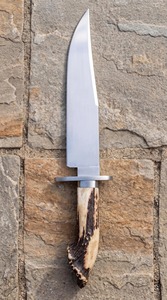 Cuchillo Bowie con mango de asta de ciervo, hoja de acero inoxidable con diseño de punta de clip, herramienta de caza para exteriores, garantía OEM de 3 años, caja de madera incluida - Product Image 3