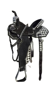 Selle de cheval Western pour barrel racing, motif damier noir et blanc premium, siège confortable, portable et durable. - Product Image 5