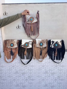 Sac à main bandoulière en cuir de chèvre à franges, style western, en daim, avec pierres précieuses uniques, fait main pour femme - Product Image 5