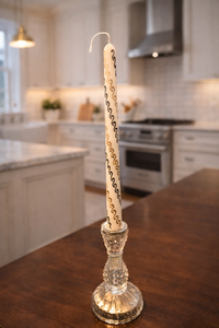 Bougie en cire de soja conique de qualité supérieure, motifs tourbillonnants noirs et dorés complexes, parfum lavande, sans fumée, pour une ambiance relaxante. - Product Image 3