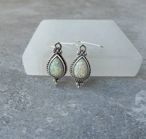 Boucles d'oreilles en opale blanche, argent sterling, opale scintillante, bijoux pierre de naissance d'octobre, cadeau élégant pour elle - Product Image 4