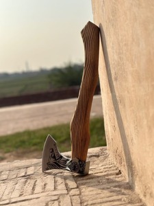 Hacha Vikinga Tomahawk de BA Enterprises, Hecha a Mano con Acero de Alto Contenido de Carbono, Mango de Madera, para Supervivencia, Grado Industrial - Product Image 5