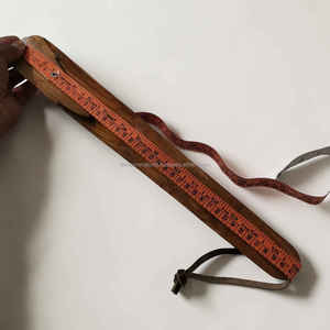 Chausse-pied long en bois de manguier fait main, finition élégante avec boucle en cuir véritable pour un port facile à prix abordable - Product Image 6
