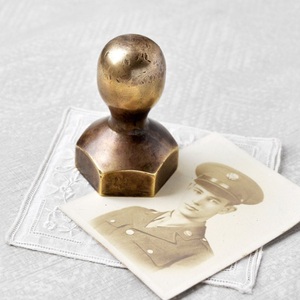 Presse-papiers en métal en forme de pingouin, finition dorée, parfait pour le bureau, la salle d'étude, la décoration de table - Product Image 6