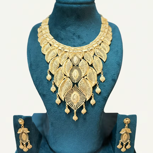 Conjunto de Collar y Pendientes de Lujo con Hojas en Capas de Oro de 24k, con Circonitas y Anillo, Joyería de Diseño para Boda, Modelo 93063 - Product Image 1