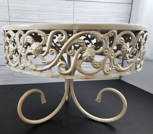 ขาตั้งเค้กโลหะหรูหราสีทองพร้อมคริสตัลสำหรับวางขนมเค้กและของหวานจากอินเดีย - Product Image 1