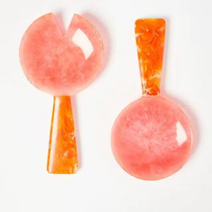 Cuchara para servir ensalada de resina epoxi de color rojo suave, muy elegante, hecha a mano con resina epoxi. - Product Image 1