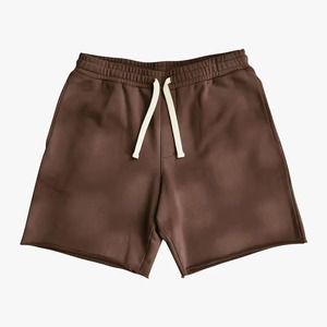 Encuentra pantalones cortos de chándal de algodón 100% para hombre con bolsillos, diseño liso, de felpa, para gimnasio, uso casual, descanso y entrenamiento. - Product Image 1