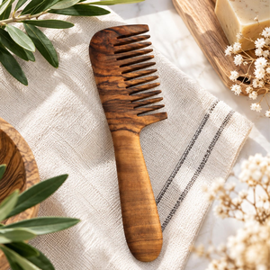 Peigne à dents larges en bois d'olivier fait main, peigne démêlant en bois naturel pour hommes et femmes, soin des cheveux bouclés et épais - Product Image 4
