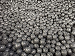 Bola de molienda de acero fundido personalizada OEM para la industria de la construcción y la minería eléctrica Suministro esencial en Vietnam - Product Image 4