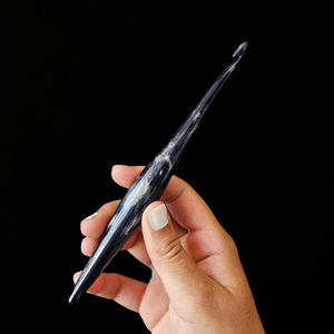 เครื่องมือถักโครเชต์ที่มีความแม่นยำ ทำจากไม้เรียบและเรซิน สำหรับงานเย็บปักถักร้อย - Product Image 4