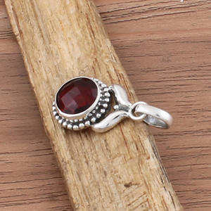 Colgante de Granate Rojo Natural Vintage al por Mayor, Plata de Ley 925 Chapada en Platino, con Puntos, Hecho a Mano, Precio al por Mayor - Product Image 5