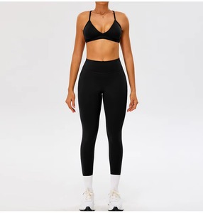 Conjunto Deportivo de Yoga de 2 Piezas para Mujer, Venta al Por Mayor, Personalizado, Top de Yoga sin Costuras con Espalda Cruzada y Leggings con Efecto Push-Up - Product Image 3