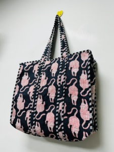 Grand sac fourre-tout matelassé pour femme, fermeture ouverte - Utilisation pour les voyages, le shopping et la plage, réutilisable, lavable, imprimé tigre, coton biologique - Product Image 5