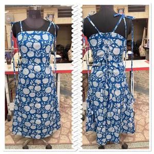 Robe midi pour femme 100% coton tissé, imprimée à la main au bloc, avec bretelles à nouer et dos lacé, motif floral, style estival décontracté et de villégiature - Product Image 4