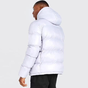 Chaquetas Acolchadas con Logotipo Personalizado de Fábrica, Diseño Acolchado y Cálido para Marcas de Ropa Urbana, Distribuidores y Compradores Mayoristas - Product Image 2