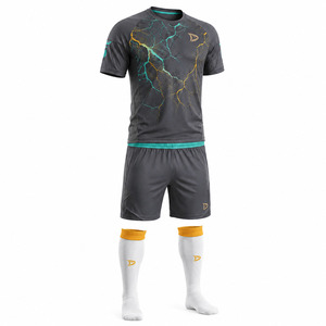 Uniforme de Fútbol Personalizado para Hombre y Jóvenes: Conjunto Profesional de Camisetas y Pantalones Cortos de Fútbol Personalizados – Sublimados y Transpirables - Product Image 3