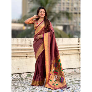 Sari de Seda Tejida Paithani Zari para Vestidos de Noche, Reversible y con Protección Solar, Diseño Intrincado y Elegante - Product Image 2