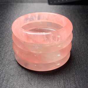 Bracelet jonc en résine coloré fait main MN Exports – Bijou élégant et moderne au design brillant, léger, cadeau idéal pour femme - Product Image 5