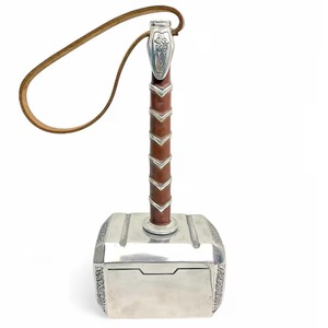 Réplique de marteau de Thor en métal, objet de collection avec manche en bois et support - Product Image 5