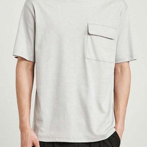 Camiseta de algodón negra de manga corta con cuello redondo y bolsillo en el pecho para hombre, corte regular, estilo casual, tejido jersey. - Product Image 4