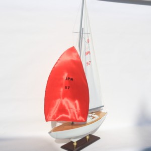 Modelo de Barco de Vela de Madera DRAGON YACHT - Modelo Pintado a Mano y Hecho a Medida - Product Image 3