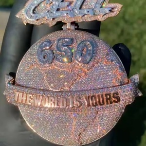 Colgante de Letra y Número con Incrustaciones de Moissanita, Chapado en Oro Rosa de 18K, Estilo Hip Hop Rapper Bling, Colgante Circular Bicolor con Inicial - Product Image 6