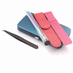 Vente en gros d'outils de beauté durables de haute qualité, pinces à épiler à pointe fine en acier inoxydable avec étui magnétique - Product Image 1