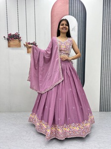 Conjunto de Lehenga Choli y Dupatta para Mujer, Completamente Cosido, con Hilo Pesado y Lentejuelas, Lona de Micro Algodón con Detalles en Dori - Product Image 6