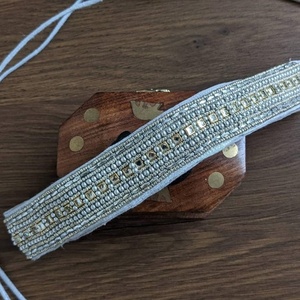 Chaîne de taille en perles de verre faites à la main pour femmes, style vintage, couleur et logo personnalisés, motifs uniques, taille personnalisée pour un usage quotidien - Product Image 1