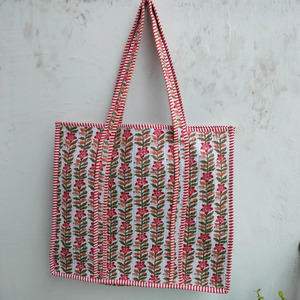 Bolso Tote Bohemio de Algodón Acolchado con Estampado Artesanal Indio, Bolso de Hombro de Lona Floral Jaipuri con Cremallera y Asas a Rayas - Product Image 1