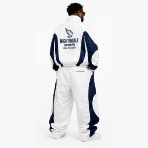 Conjunto de dos piezas para hombre, talla grande, de invierno, estampado, cortavientos de poliéster/nailon, chaqueta con cordón y pantalones cortos. - Product Image 4