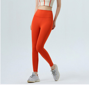 Top halter blanco para mujer con tirantes azul marino, diseño hueco, tejido transpirable, corte deportivo para yoga y fitness - Product Image 5