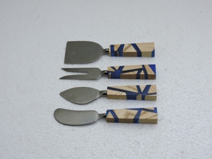 Ensemble d'ustensiles à fromage en acier inoxydable, écologiques et durables, 4 pièces, avec poignée en plastique antidérapante, résistants au four, outils de service, lavage à la main - Product Image 1