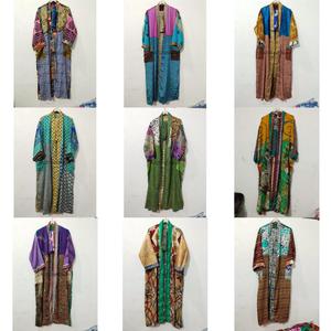 Robe Kimono Vintage 100% Soie Sari pour Femme, Faite à la Main, Patchwork Bohème, Longue Robe de Nuit Chinoise, Taille Unique, Vêtement d'Été de Luxe, Col en V - Product Image 1