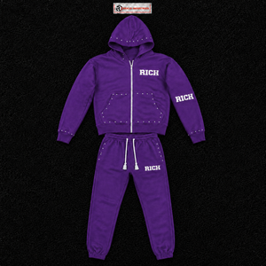 Ensemble de survêtement violet pour homme avec sweat à capuche zippé entièrement clouté et pantalon de jogging, logo personnalisé, streetwear, tenue décontractée et sportive, vente en gros, collection automne - Product Image 5