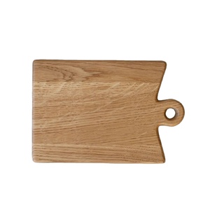 Planche à découper de cuisine en bois massif durable avec des bords arrondis |   Grande planche à découper en bois pour l'hôtellerie et la restauration - Product Image 4