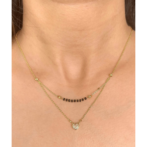 Collier double couche plaqué or tendance avec perles noires et pendentif cœur pour femme - Product Image 3