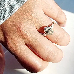 Anillo Vintage con Diamante Ovalado de 3.35 Ct Cultivado en Laboratorio, Oro Blanco de 14K, Certificado IGI, Anillo de Compromiso Hecho a Medida para Mujer - Product Image 1