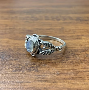 Bague unisexe artisanale en argent sterling 925 avec pierre de lune, bijou durable et confortable - Product Image 2