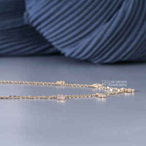จี้เพชรทรงกลมเจียระไนแบบบริลเลียนท์ ทองคำขาว 14K ดีไซน์หรูหราสำหรับผู้หญิง เพชรสังเคราะห์สี EF น้ำหนัก 0.35 กรัม - Product Image 5
