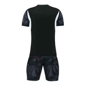 Nouvel ensemble de maillots de football personnalisés pour club, en jersey 100 % polyester à col ras du cou, imprimé par transfert thermique, respirant et à séchage rapide, idéal pour l'été - Product Image 3