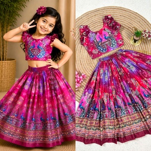 Ensemble Lehenga traditionnel indien pakistanais pour filles, imprimé paon, avec travail de miroir artisanal, pour Diwali, coupe ample - Product Image 5