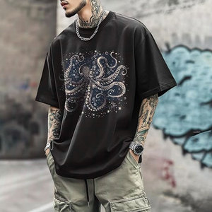 T-shirts noirs décontractés streetwear, vente en gros, fabricant, vintage, délavés, bords bruts, coupe oversize, pour hommes et femmes, en coton premium - Product Image 3